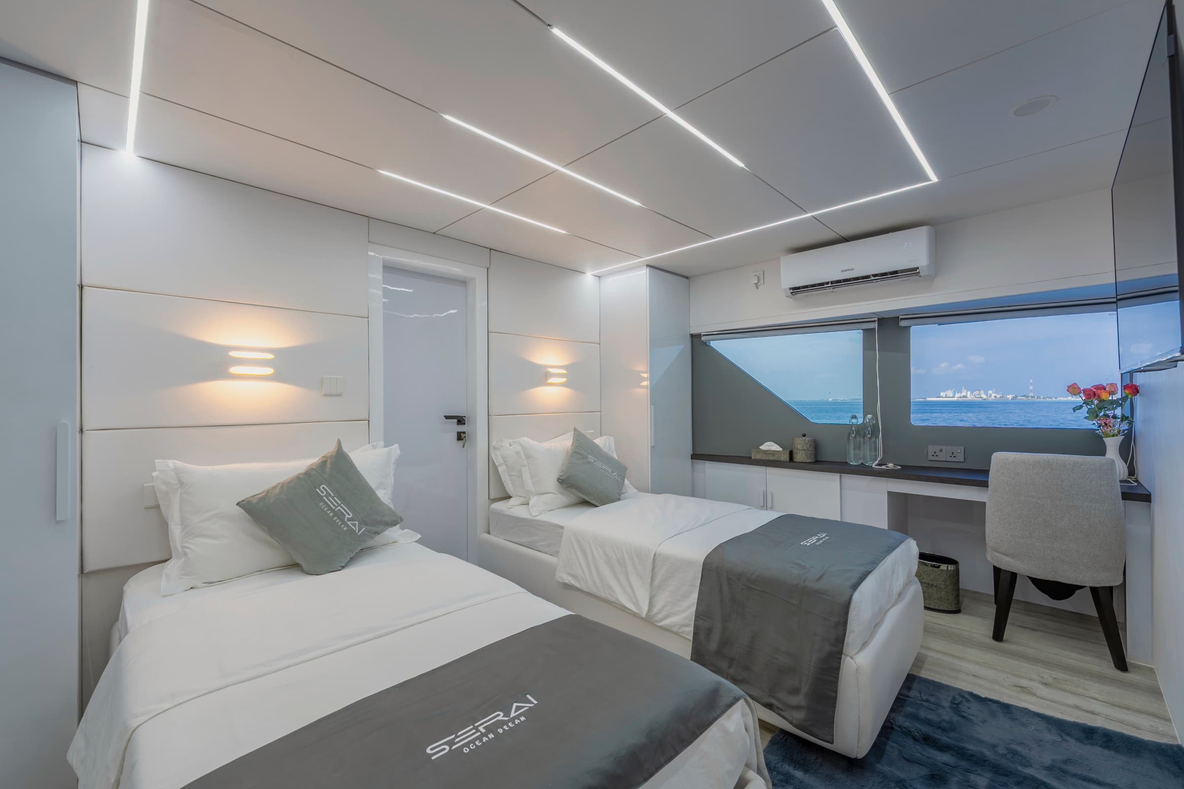 En-suite bathroom in SERAI deluxe cabin