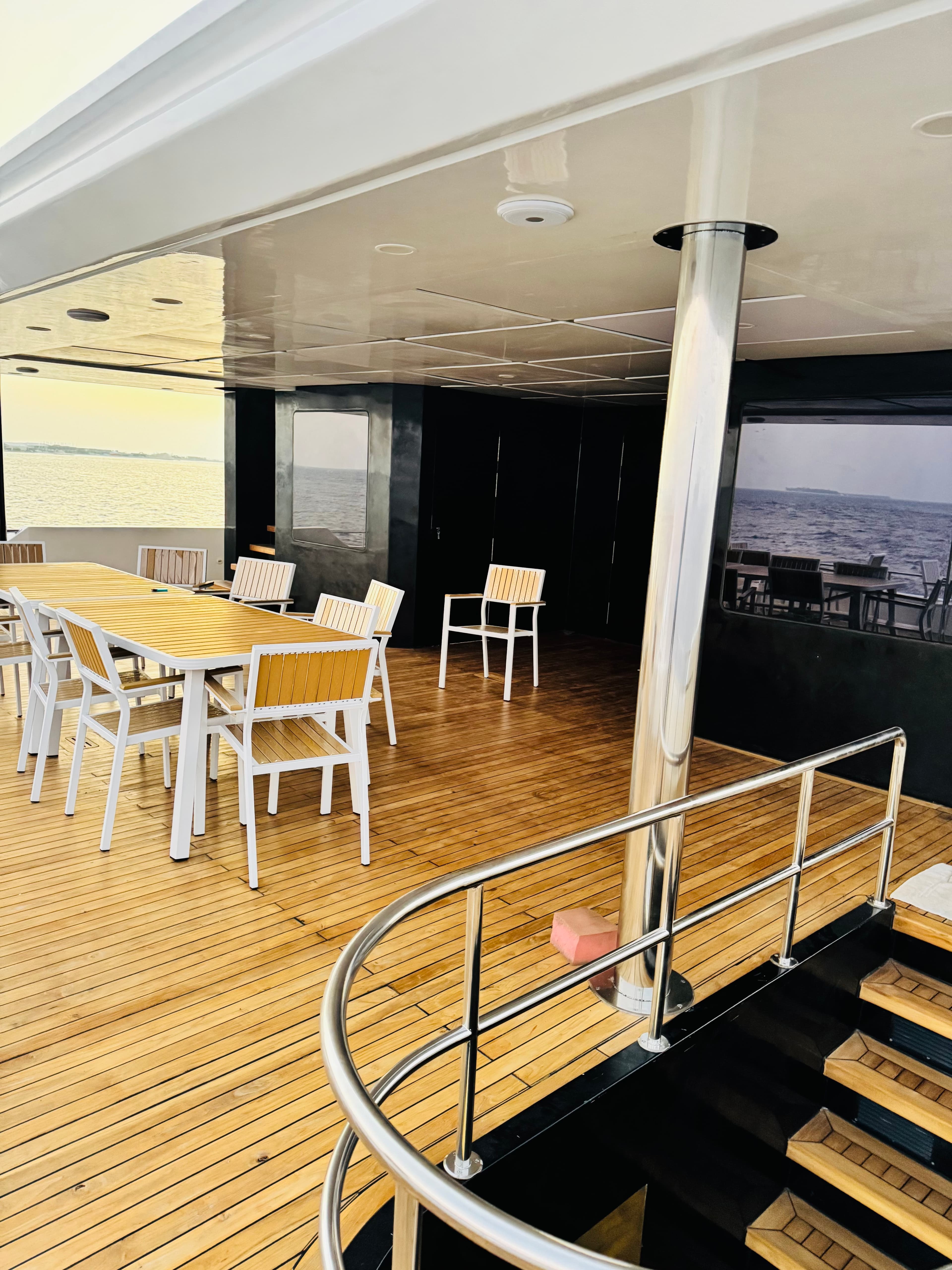 SERAI Ocean Dream sailing in the Maldives